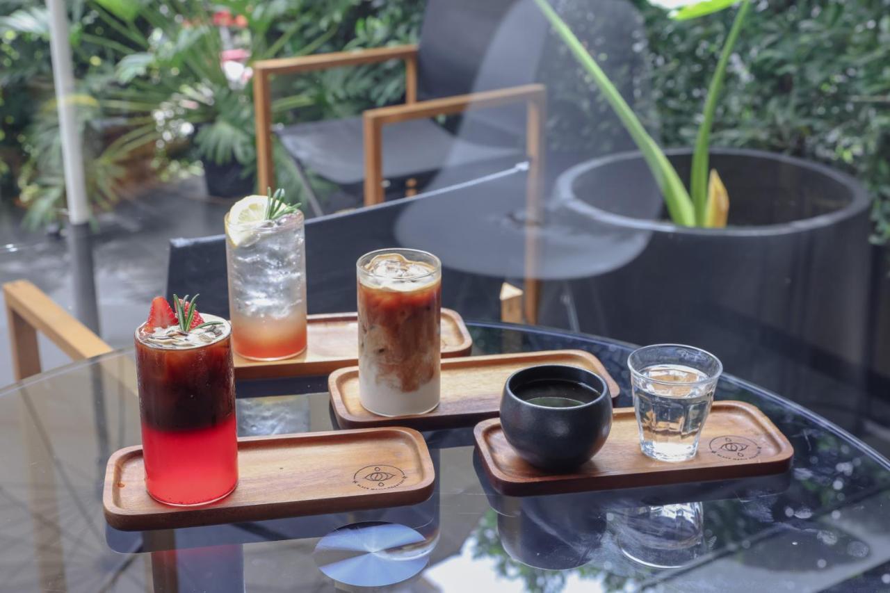 Seekers Finders Rama IV Hotel Surestay Collection By BW Бангкок Екстер'єр фото