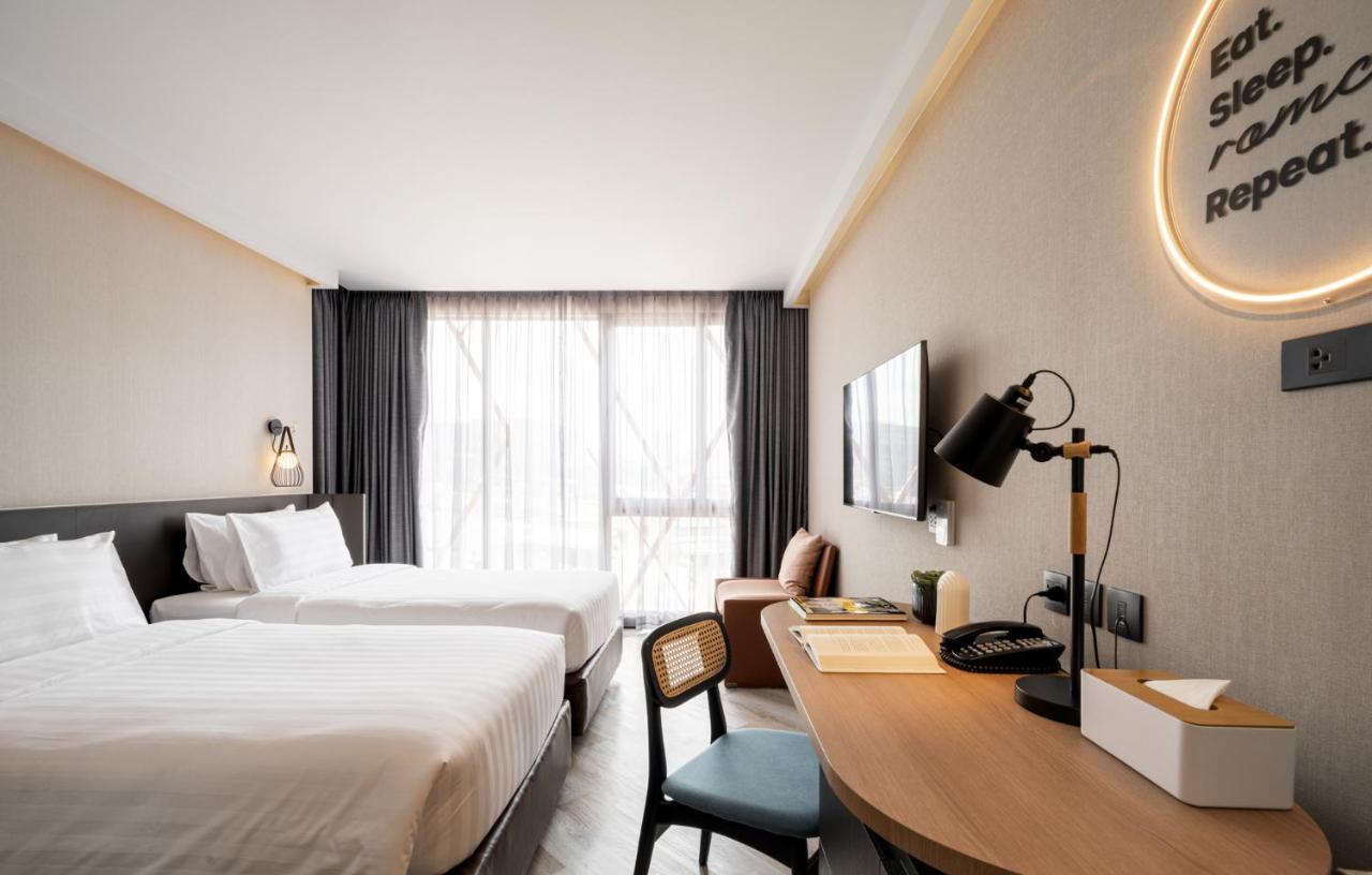 Seekers Finders Rama IV Hotel Surestay Collection By BW Бангкок Екстер'єр фото